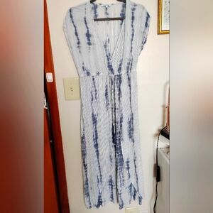 ❄️White And Blue Beach Cover-up (M)